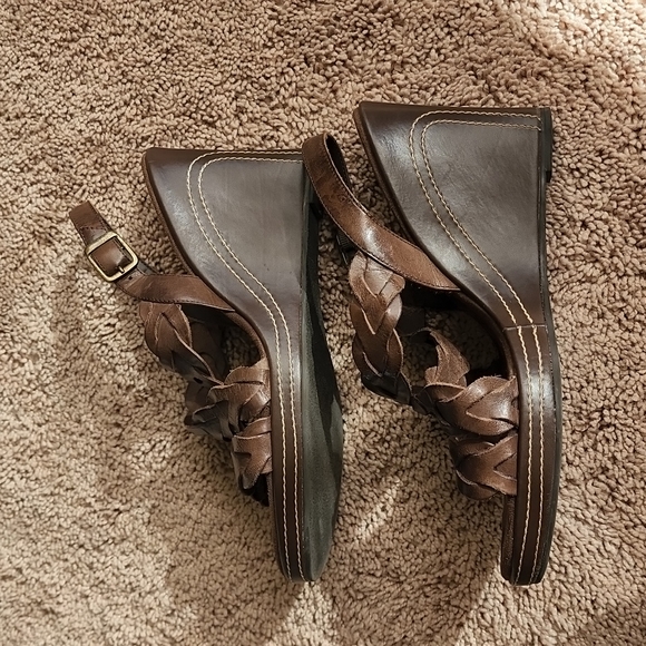 Women's Brown heels - Picture 4 of 7
